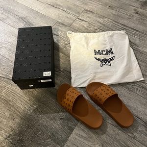 MCM WOMANS SLIDES SZ 8